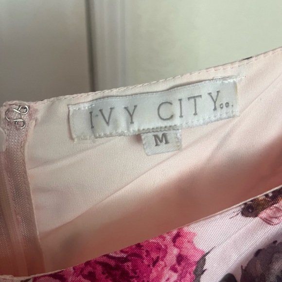 Ivy City Co Pink Floral Midi Dress - Picture 4 of 5